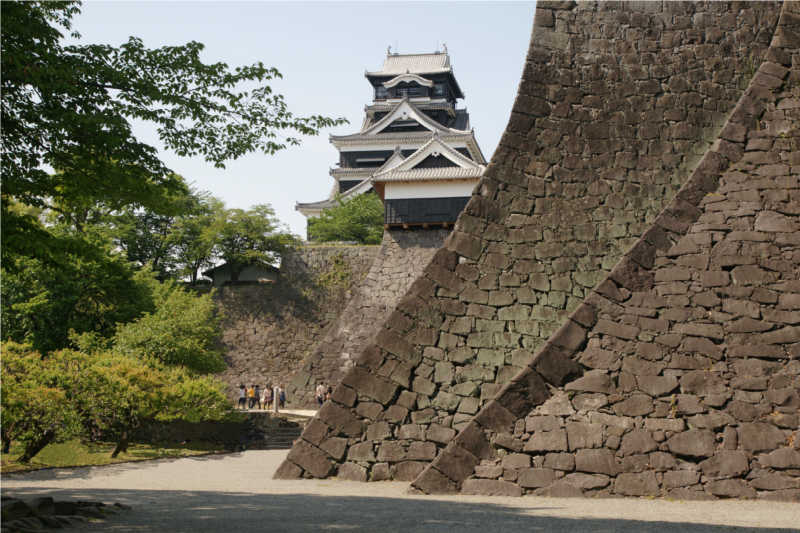 Bild Kumamto Castle basierend auf http://commons.wikimedia.org/wiki/File:Kumamoto_Castle_02n3200.jpg von 663highland